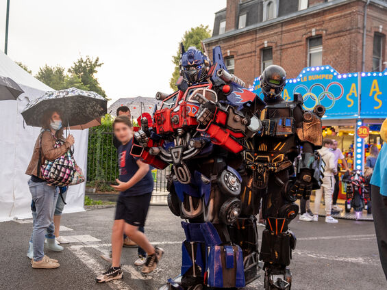Les transformers se promènent à la grande ducasse