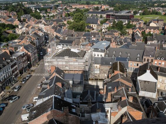 Vue sur le centre ville d'Avesnes sur Helpe La Collégiale Saint Nicolas